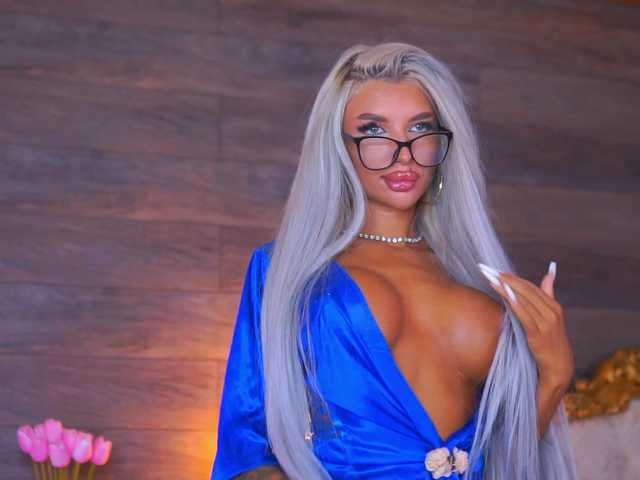 JuicyJessye live cam on BongaCams