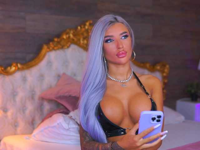 JuicyJessye live cam on BongaCams