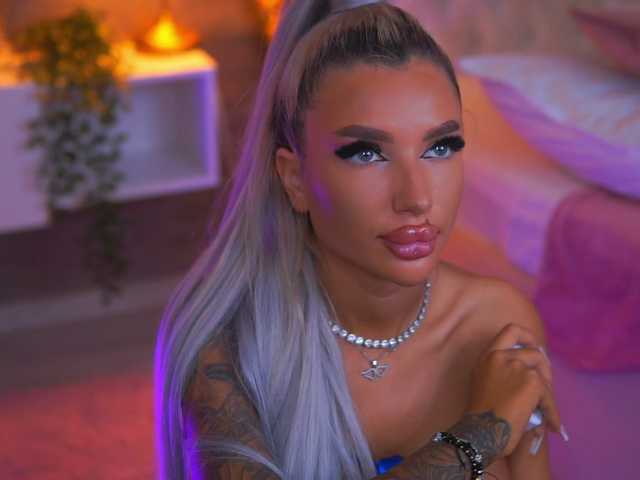 JuicyJessye live cam on BongaCams