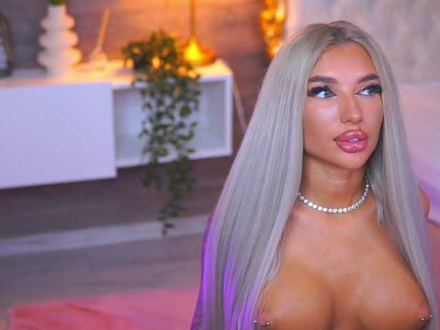 JuicyJessye live cam on BongaCams