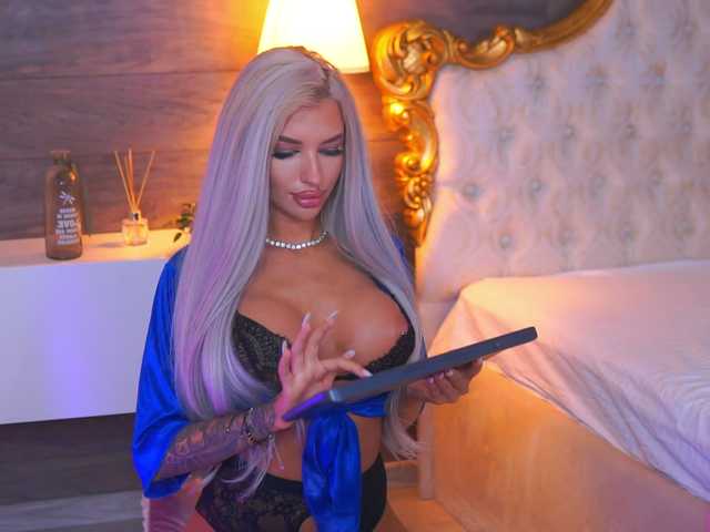  JuicyJessye chat room