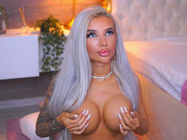  JuicyJessye chat room