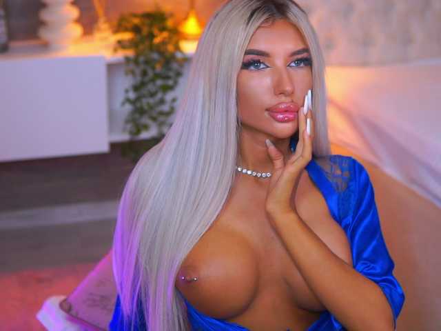 JuicyJessye live cam on BongaCams