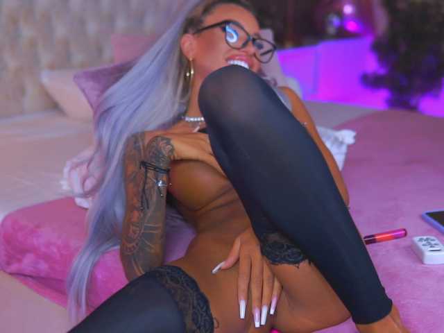 JuicyJessye live cam on BongaCams