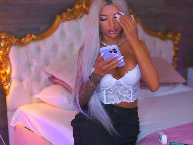 JuicyJessye live cam on BongaCams