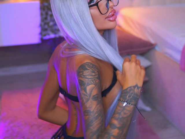 JuicyJessye live cam on BongaCams