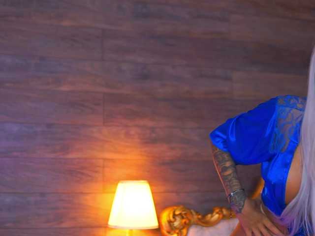 JuicyJessye live cam on BongaCams