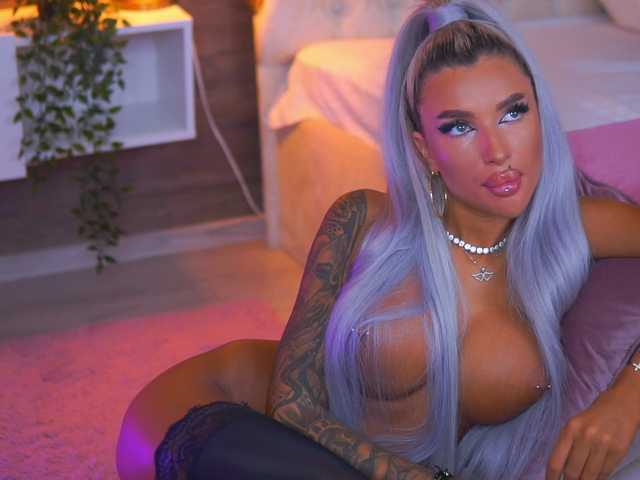JuicyJessye live cam on BongaCams