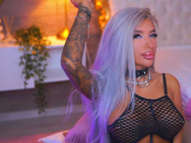 JuicyJessye live cam on BongaCams