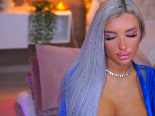 JuicyJessye live cam on BongaCams