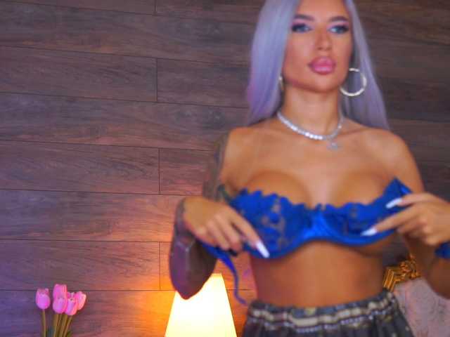 JuicyJessye live cam on BongaCams