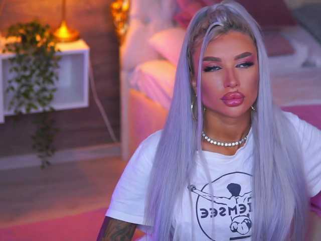 JuicyJessye live cam on BongaCams