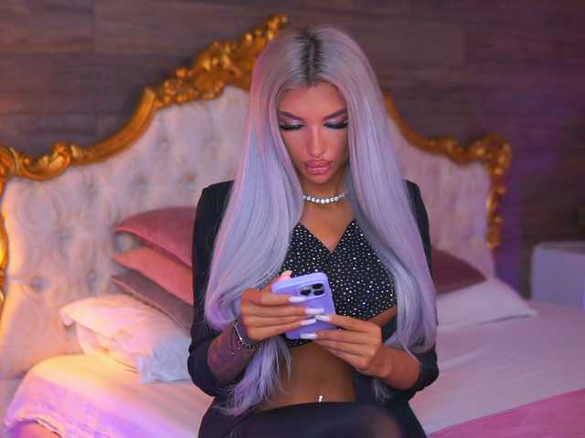JuicyJessye live cam on BongaCams