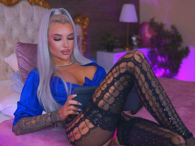  JuicyJessye chat room