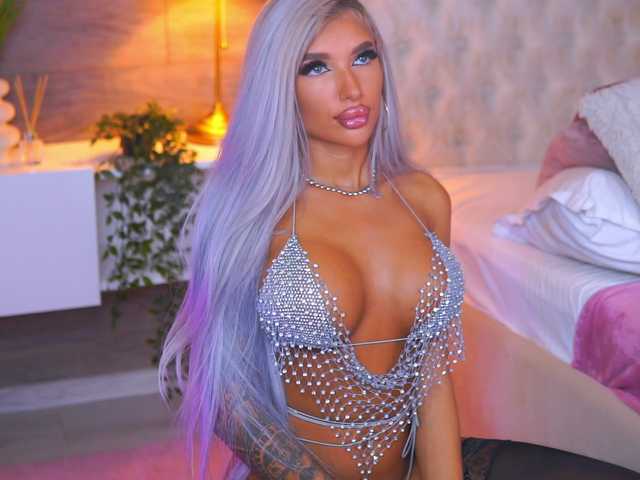 JuicyJessye live cam on BongaCams