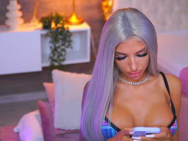 JuicyJessye live cam on BongaCams