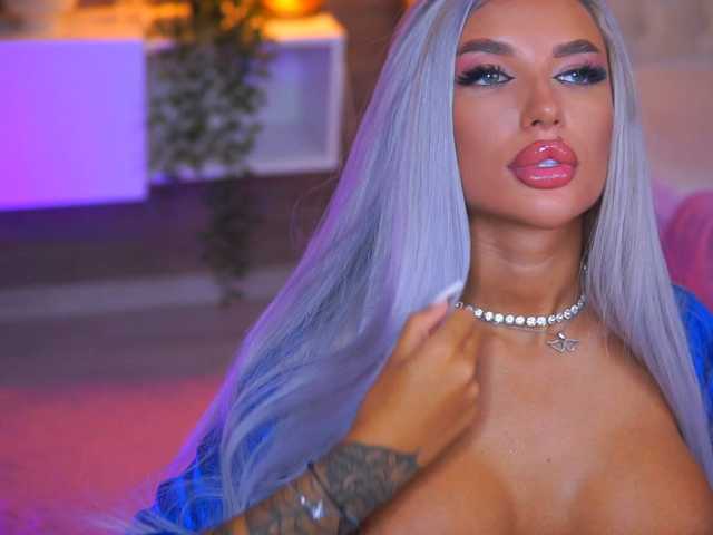JuicyJessye live cam on BongaCams