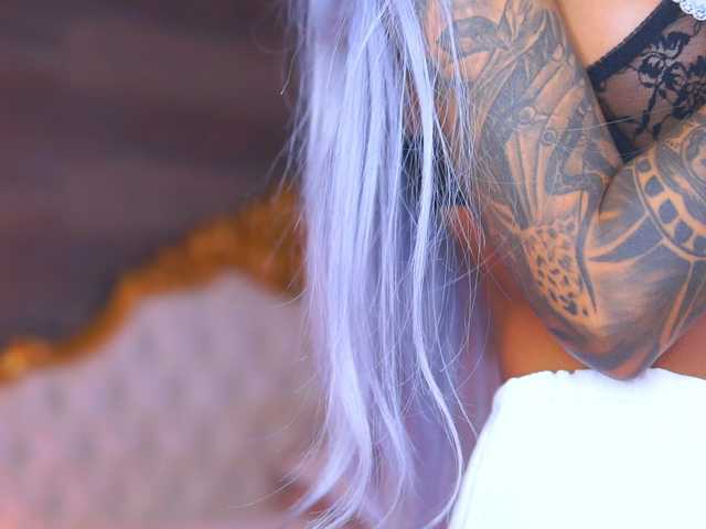 JuicyJessye live cam on BongaCams