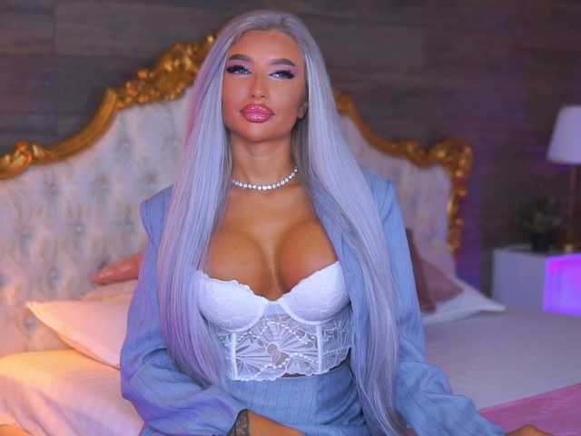 JuicyJessye live cam on BongaCams
