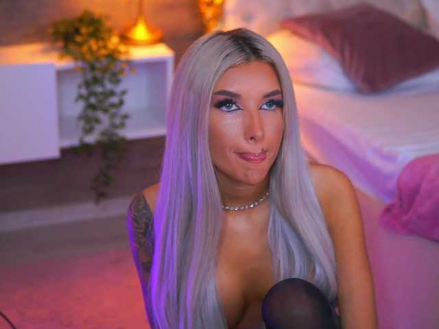 JuicyJessye live cam on BongaCams