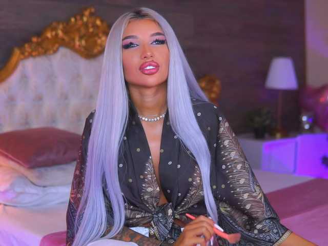 JuicyJessye live cam on BongaCams