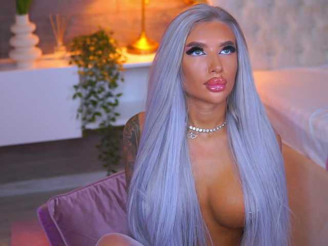 JuicyJessye live cam on BongaCams