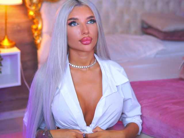 JuicyJessye live cam on BongaCams