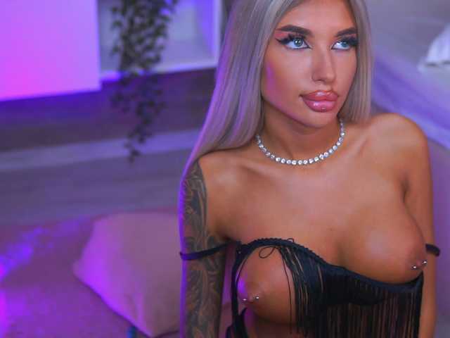 JuicyJessye live cam on BongaCams