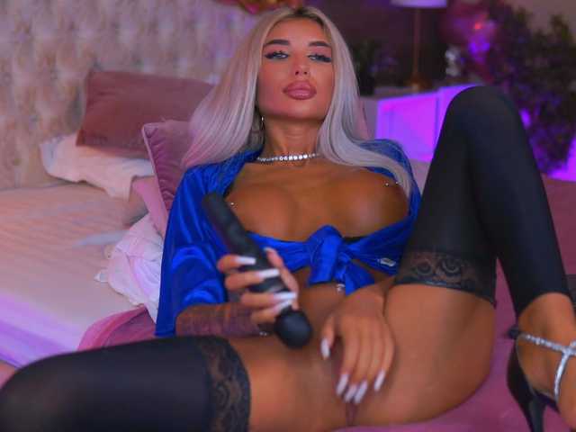 JuicyJessye live cam on BongaCams