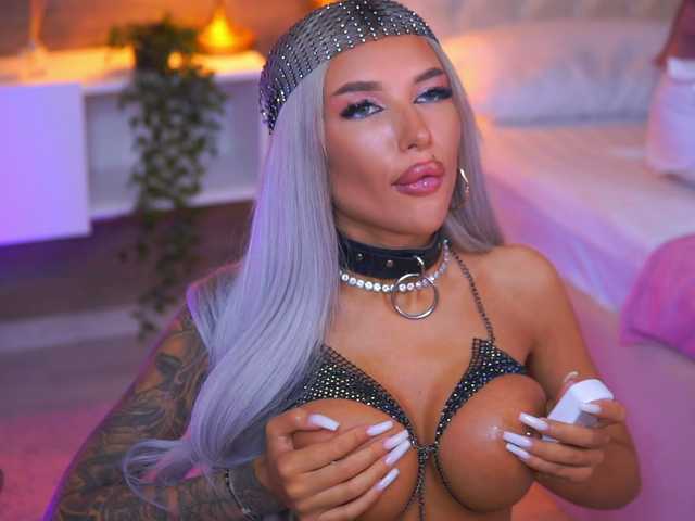 JuicyJessye live cam on BongaCams