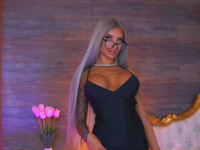 JuicyJessye live cam on BongaCams