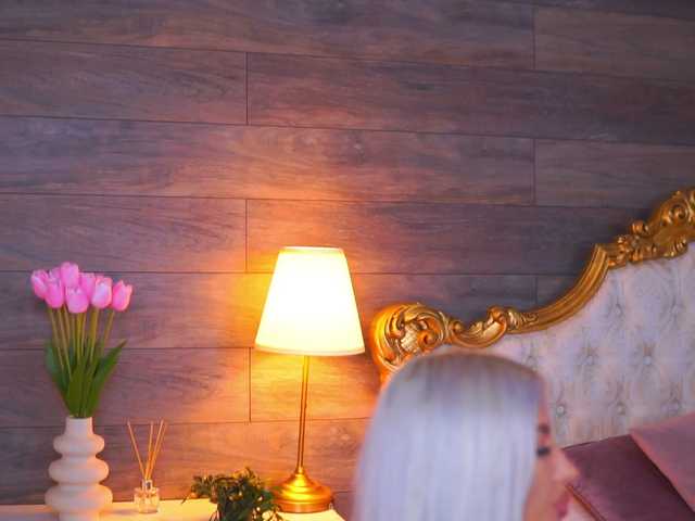 JuicyJessye live cam on BongaCams