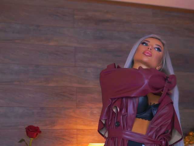 JuicyJessye live cam on BongaCams