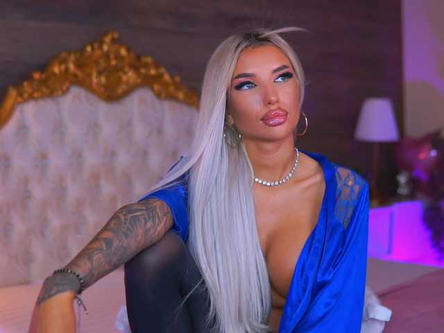 JuicyJessye live cam on BongaCams