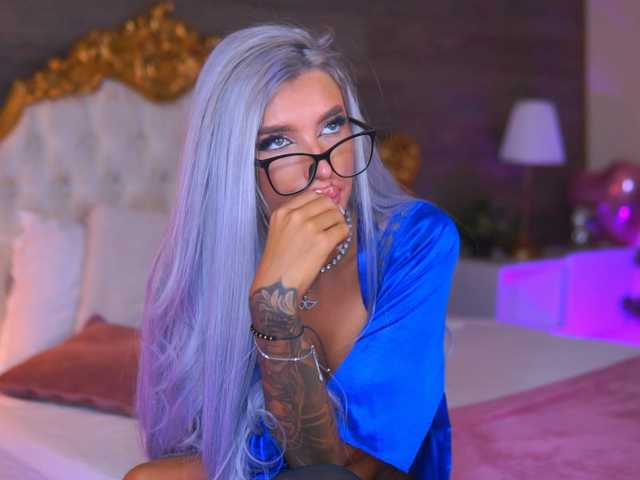 JuicyJessye live cam on BongaCams