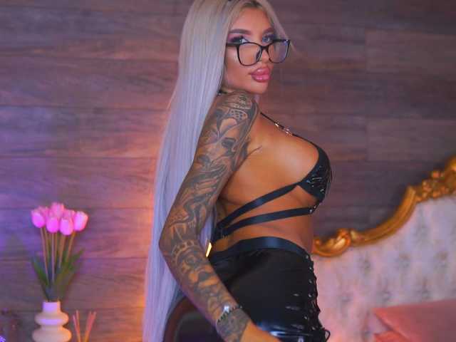 JuicyJessye live cam on BongaCams
