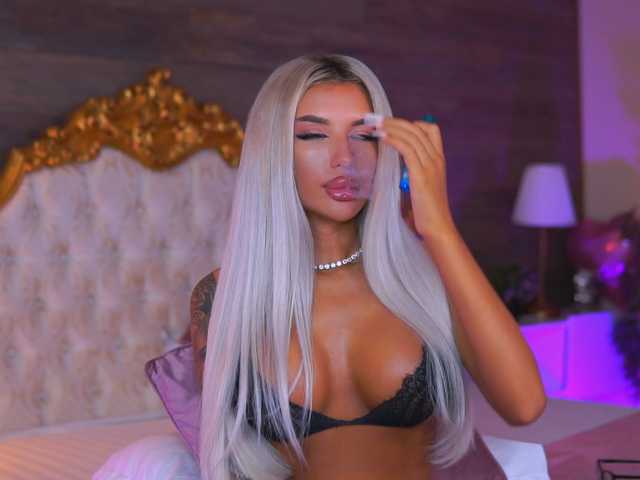 JuicyJessye live cam on BongaCams
