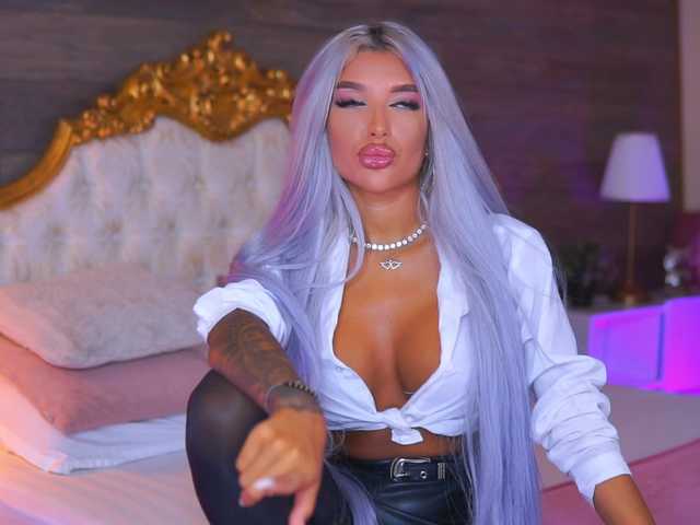 JuicyJessye live cam on BongaCams