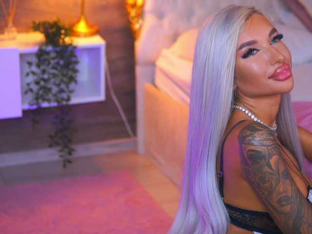 JuicyJessye live cam on BongaCams