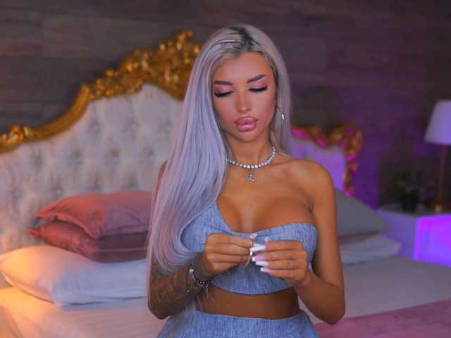 JuicyJessye live cam on BongaCams