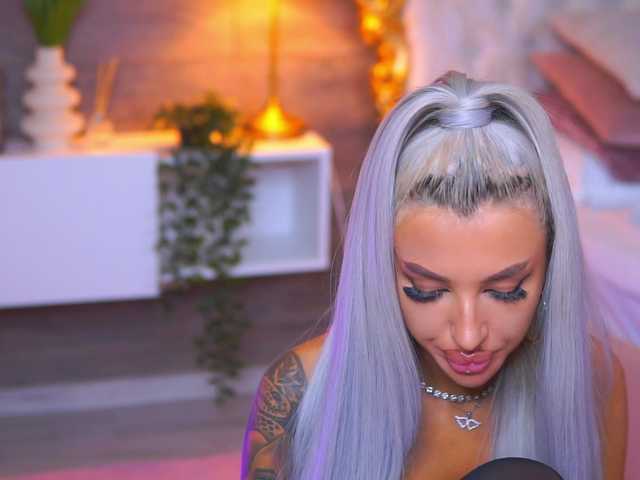 JuicyJessye live cam on BongaCams