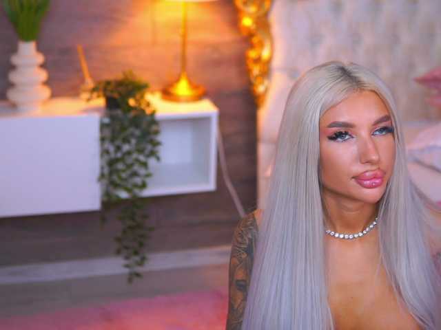JuicyJessye live cam on BongaCams