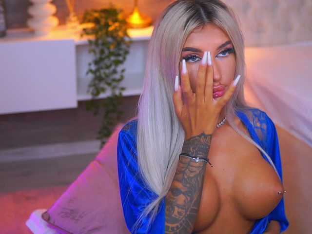 JuicyJessye live cam on BongaCams