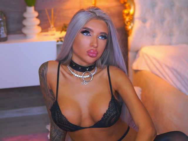 JuicyJessye live cam on BongaCams
