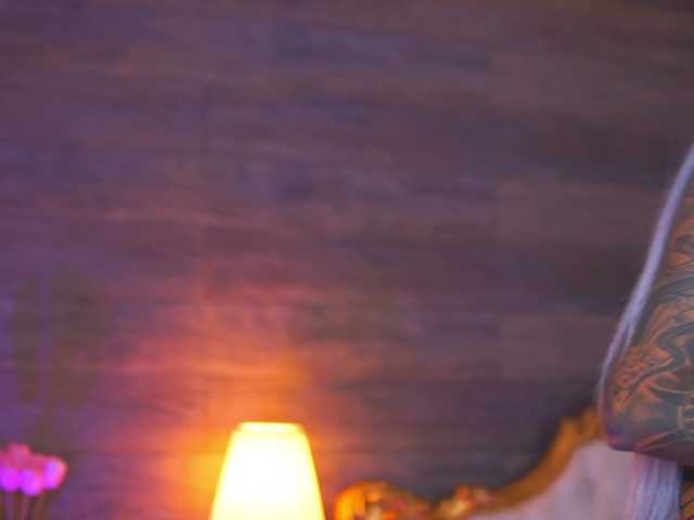 JuicyJessye live cam on BongaCams