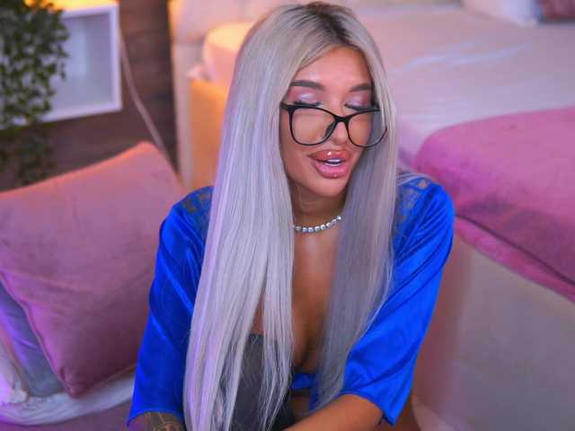 JuicyJessye live cam on BongaCams