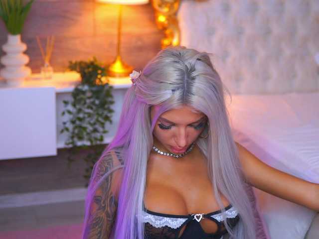 JuicyJessye live cam on BongaCams