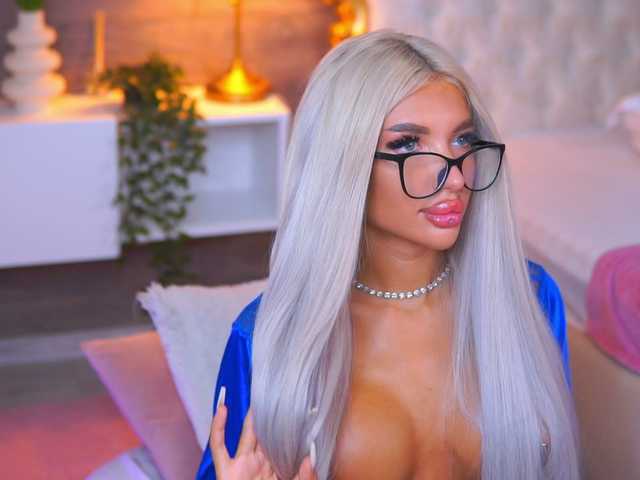 JuicyJessye live cam on BongaCams
