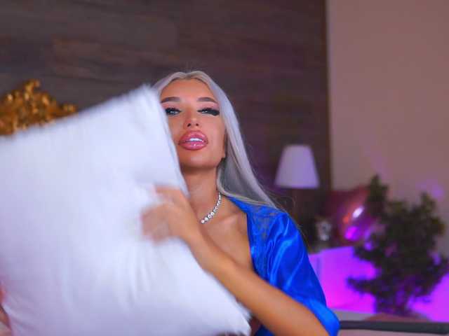 JuicyJessye live cam on BongaCams