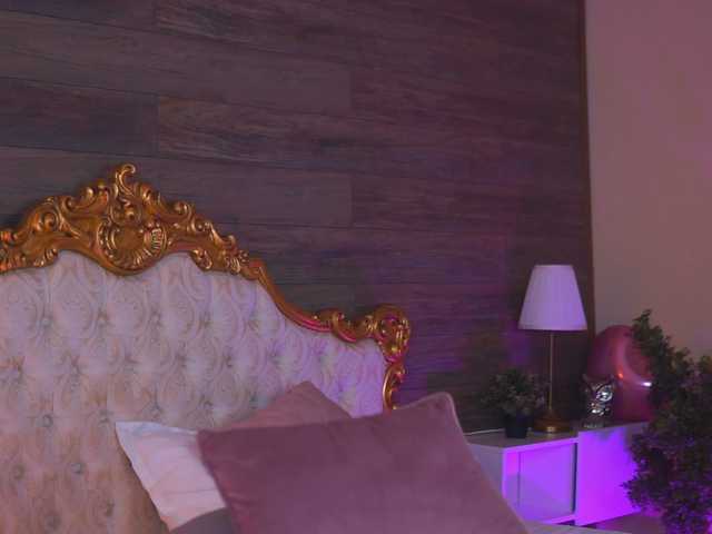 JuicyJessye's BongaCams show and profile